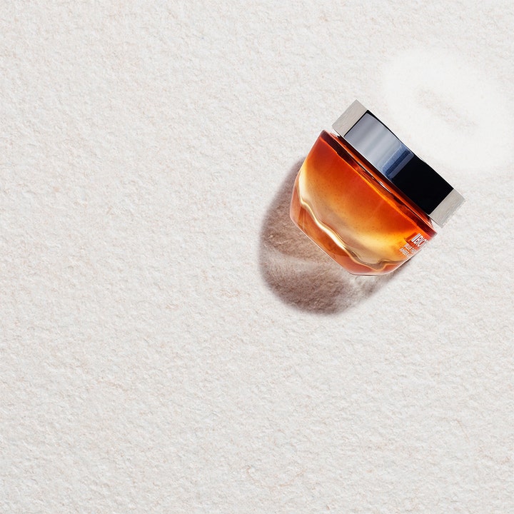 Biotherm Blue Therapy Amber Algae Revitalize Night 50 ml revitaliserende natcreme i ravfarvet krukke med sølvlåg.