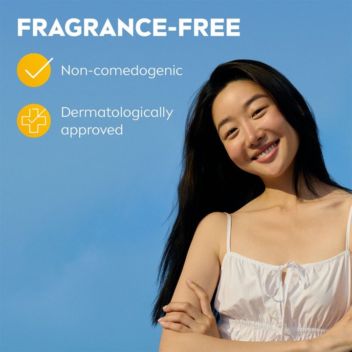 NIVEA Sun UV Face 2in1 Daily Serum 30 ml solcreme til ansigtet med en smilende kvinde og fragrance-free tekst