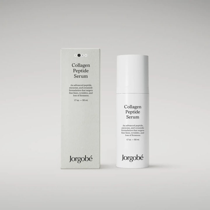 Jorgobé Multi-Peptide Filler Serum 50 ml rynkeudfyldende serum i hvid flaske og æske der udglatter huden
