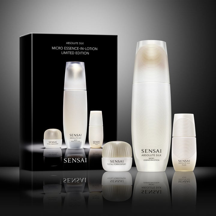 Sensai Absolute Silk Micro Essence-In-Lotion Limited Edition hudplejesæt i hvide flasker og krukke
