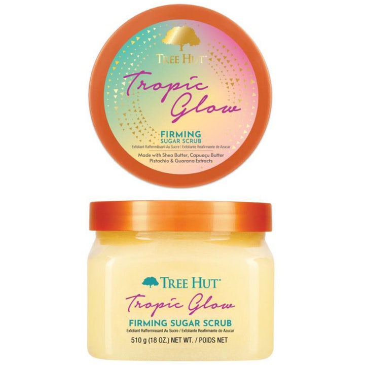 Tree Hut Tropic Glow 510 g opstrammende sukkerskrub i gennemsigtig krukke med orange låg