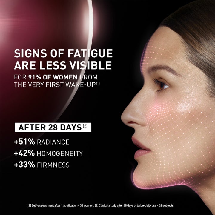 FILORGA NCEF-Revitalize Night Cream 50 ml natcreme giver glød og fasthed vist på kvinde med digitalt net over huden