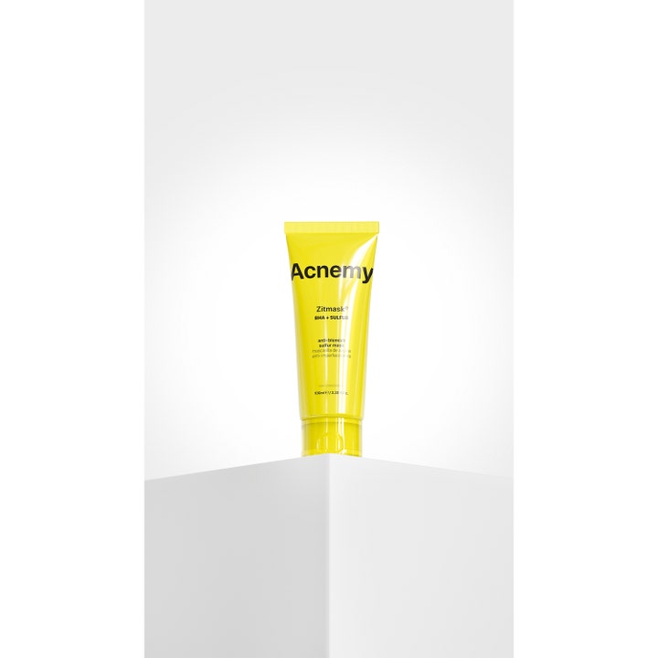 Niche Beauty Lab Acnemy Zitmask 100 ml gul ansigtsmaske med BHA og svovl mod urenheder på hvid sokkel