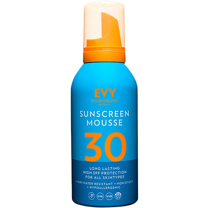EVY Technology Sunscreen Mousse SPF 30 giver langvarig solbeskyttelse i en blå flaske med orange pumpe og låg.