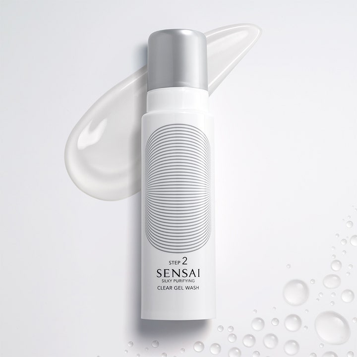 Sensai Silky Purifying Clear Gel Wash 145 ml rensende gel i hvid flaske med sølvlåg og klar geltekstur.