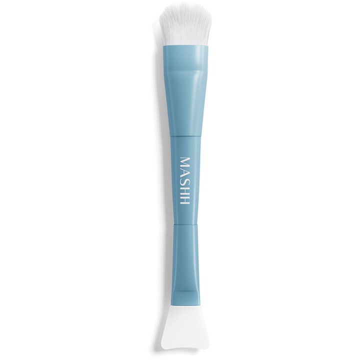 MASHH Face Mask Brush 1 stk ansigtsmaske-pensel med lyseblåt skaft hvide børstehår og hvid silikonespatel