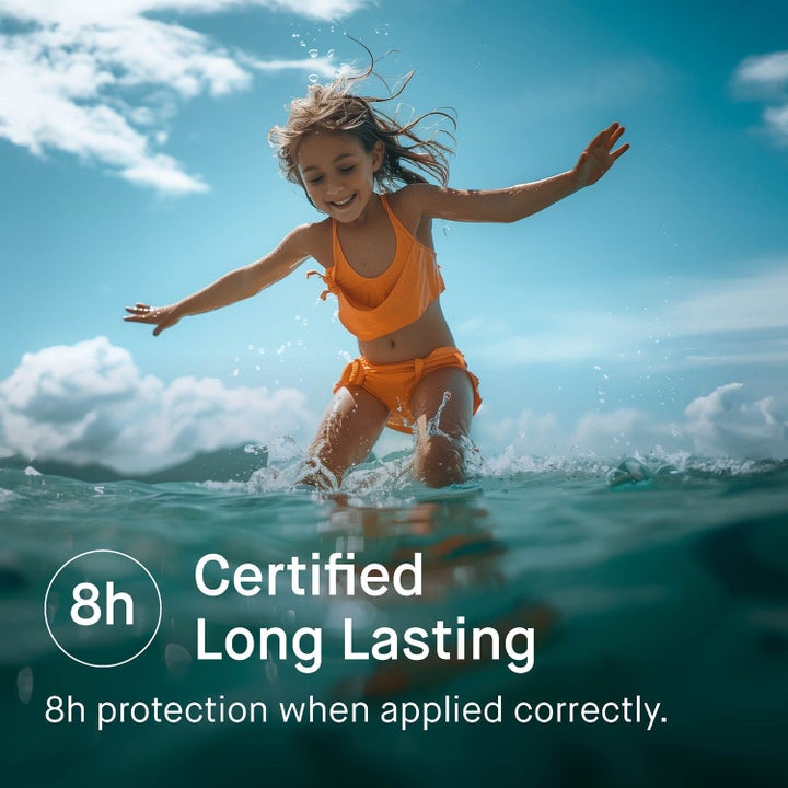 EVY Technology Sunscreen Mousse For Kids SPF50 Duo solcreme til børn giver 8 timers beskyttelse til leg i vandet.