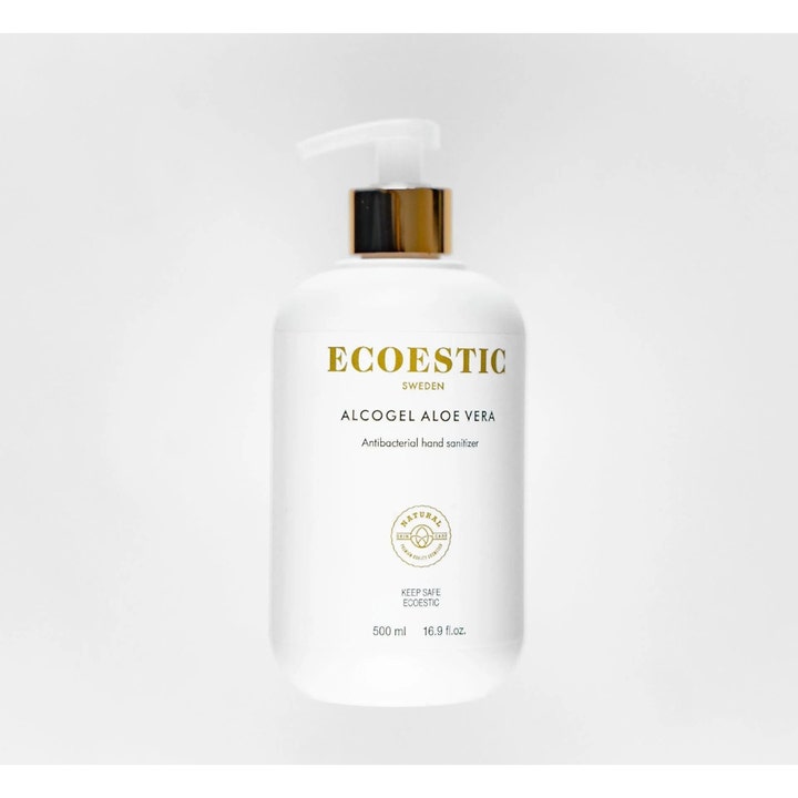 Ecoestic Alcogel Aloe Vera 500 ml antibakteriel håndsprit i hvid pumpeflaske med elegante gulddetaljer.