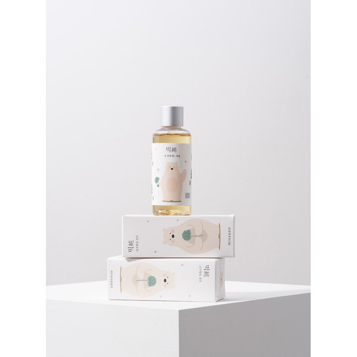 Mixsoon Soondy Centella Asiatica Essence 100 ml serum i klar flaske med isbjørn på hvid æske