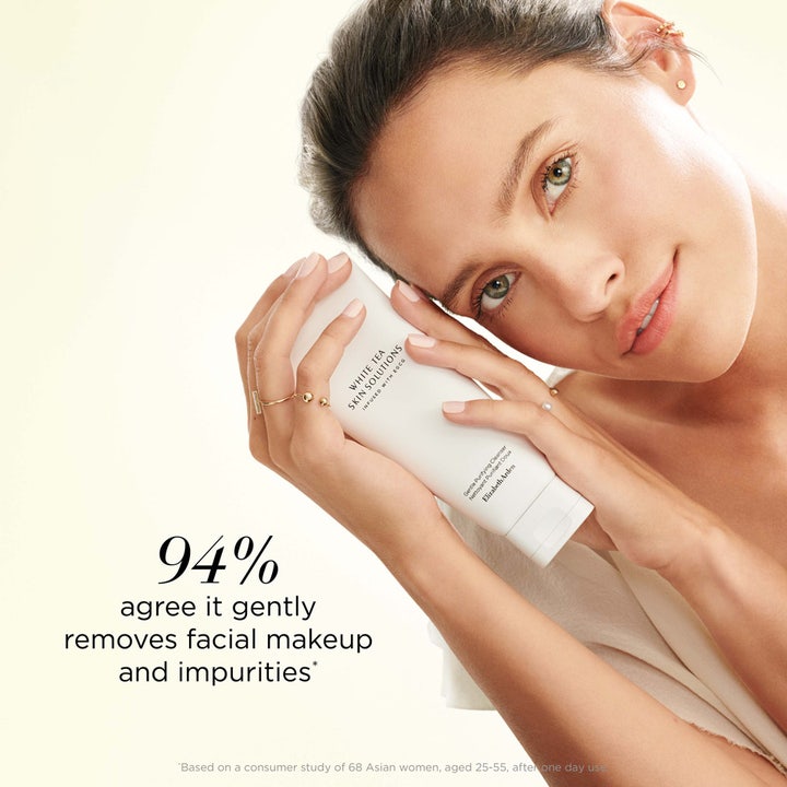 Elizabeth Arden White Tea Skin Solutions Purifying Cleanser 125 ml ansigtsrengøring fjerner makeup ifølge 94 procent.