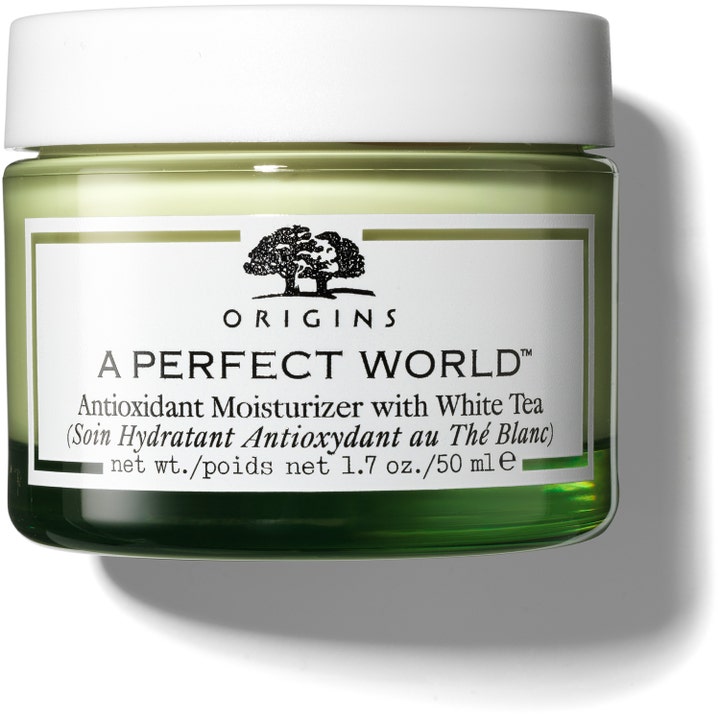 Origins A Perfect World Moisturizer 50 ml fugtgivende ansigtscreme med hvid te i en grøn krukke med hvidt låg