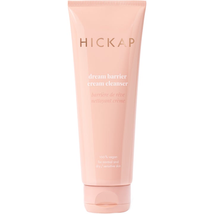 Hickap Dream Barrier Cream Cleanser 125 ml styrkende ansigtsrens i en ferskenfarvet tube med rosaguld tekst