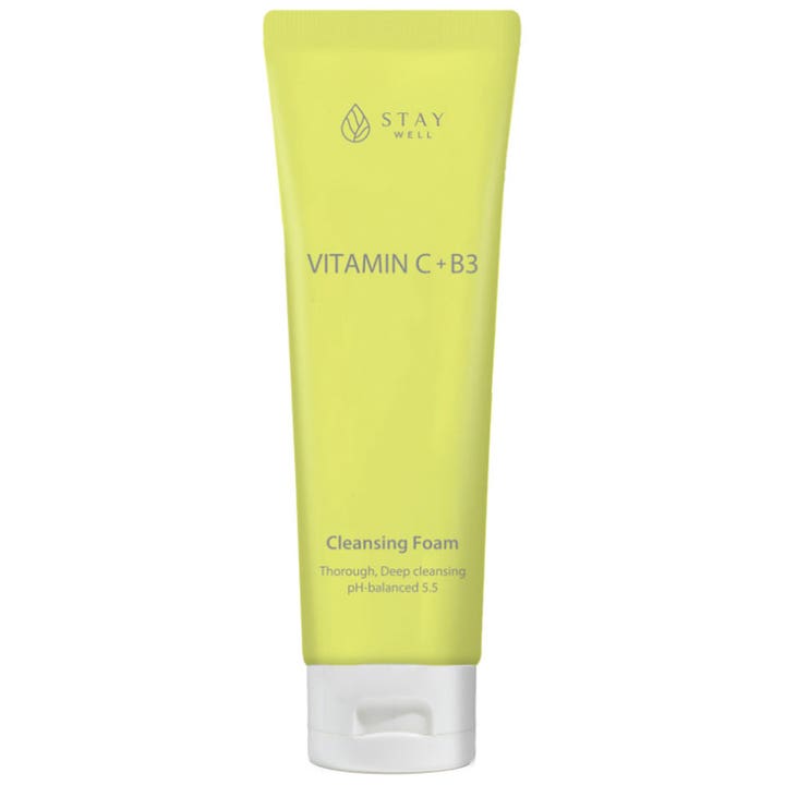 Stay Well Vitamin C + B3 Cleansing Foam 150 ml dybderensende renseskum der giver glød i lysegrøn tube med hvidt låg.