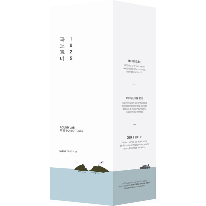 Round Lab 1025 Dokdo Toner 500 ml fugtgivende ansigtspleje i hvid æske med tekst om mild peeling og illustration af hav.