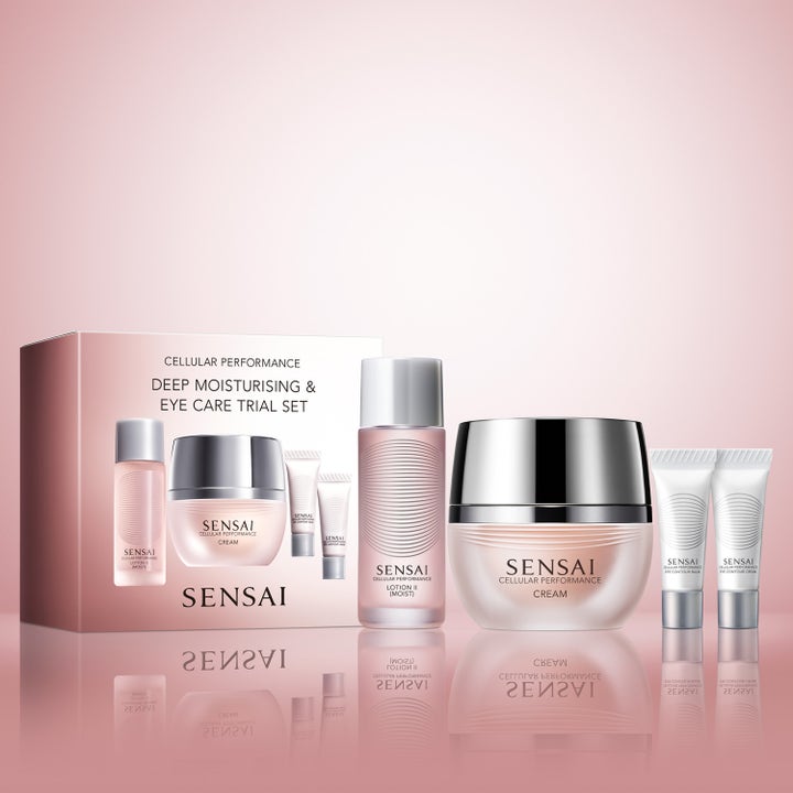 Sensai Cellular Performance Deep Moisturising Trial Set 64 ml hudplejesæt i lyserøde krukker og æske med sølvlåg