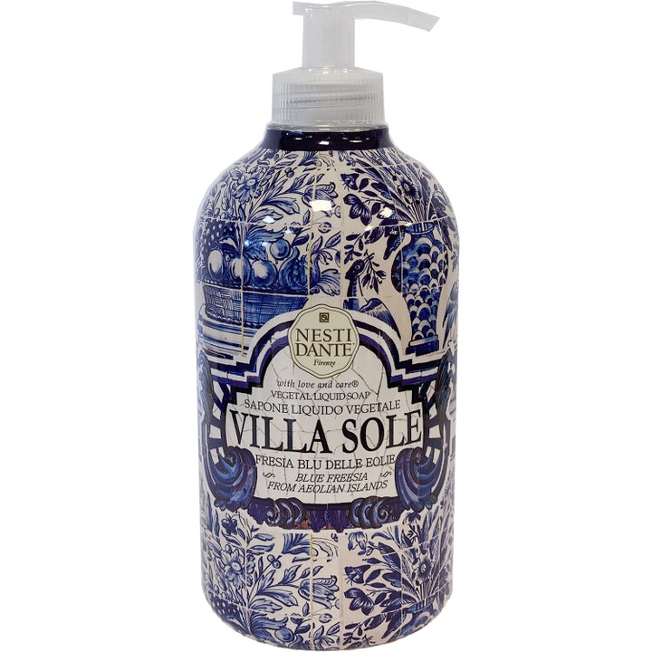 Nesti Dante Villa Sole Blue Freesia 500 ml flydende håndsæbe i hvid flaske med blåt flisemønster og hvid pumpe