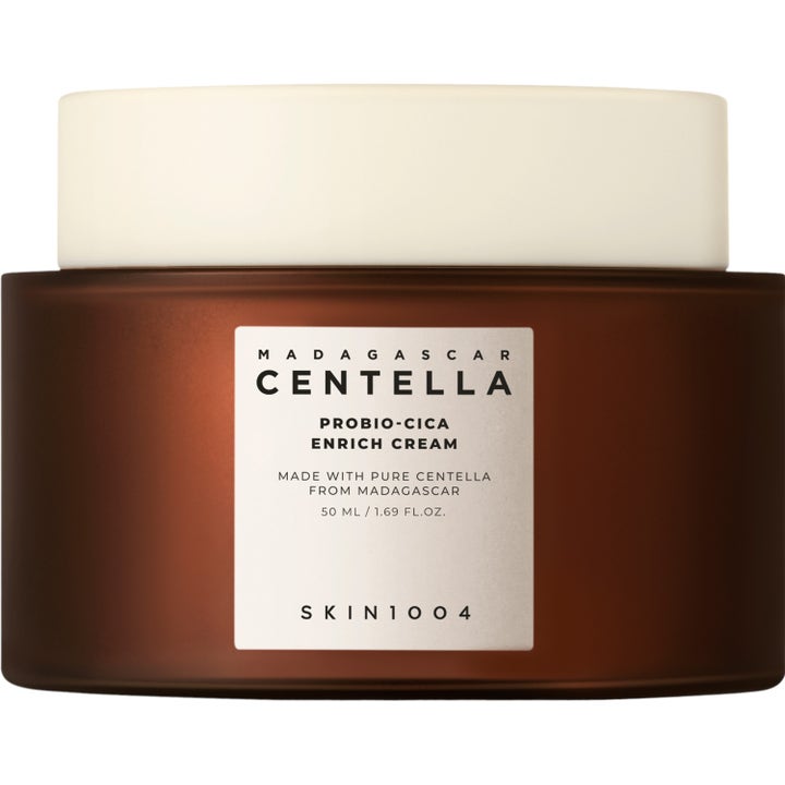Skin1004 Madagascar Centella Probio-Cica Enrich Cream 50 ml nærende ansigtscreme i brun frostet krukke med hvidt låg