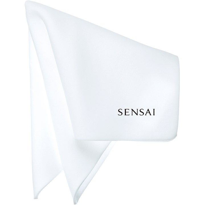 Sensai Sponge Chief 1 stk blød vaskeklud der skånsomt fjerner makeup og renseprodukt vist som hvid foldet klud med logo