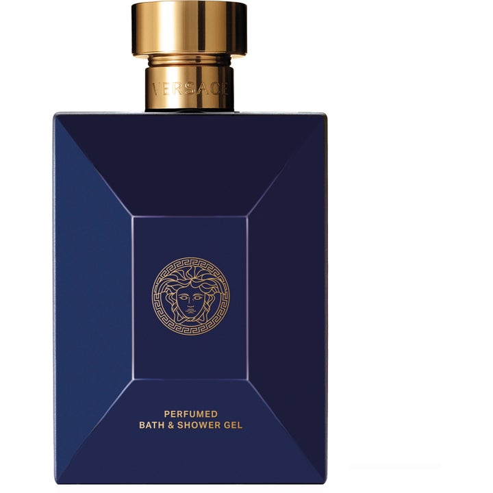 Versace Dylan Blue 250ml velduftende bade- og brusegelé i en mørkeblå kantet flaske med guldlogo og guldhætte.