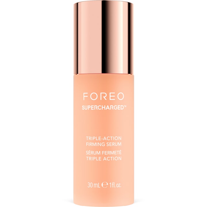 Foreo Supercharged Triple-Action Firming Serum 30 ml opstrammende ansigtsserum i ferskenfarvet flaske med rosaguld låg