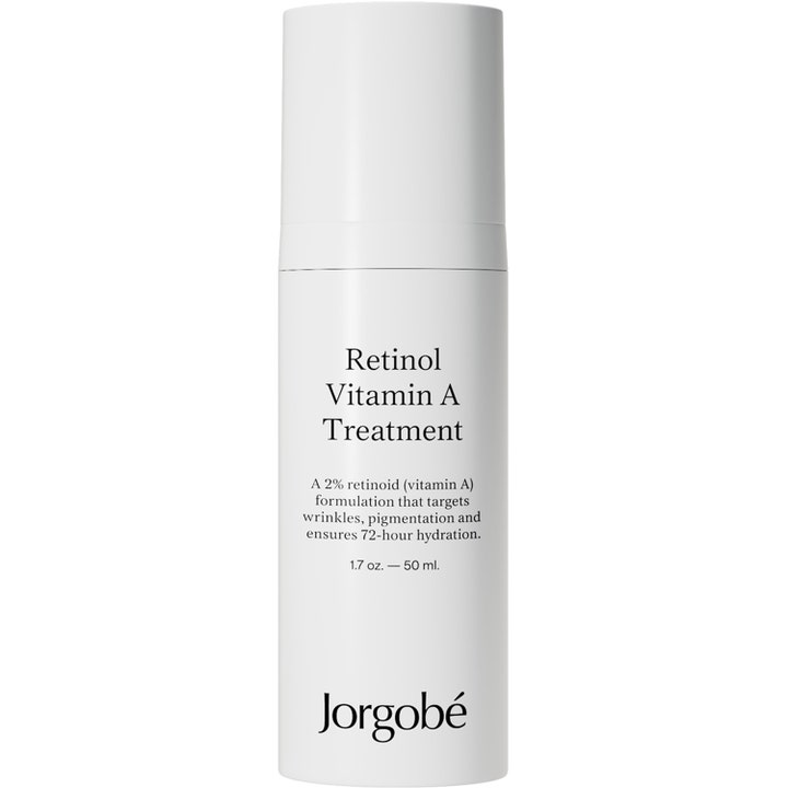 Jorgobé Retinol Vitamin A Treatment 50 ml reducerer rynker og pigmentering i en minimalistisk hvid pumpeflaske.