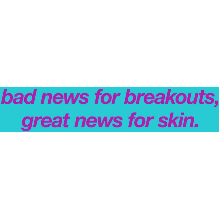 Dermalogica Cooling Aqua Jelly 59 ml ansigtscreme mod urenheder med lilla tekst bad news for breakouts på blå baggrund.