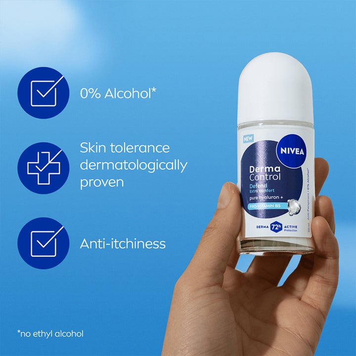 Nivea Antiperspirant Deo Derma Control Defend 50 ml roll-on uden alkohol mod kløe holdes mod blå baggrund.