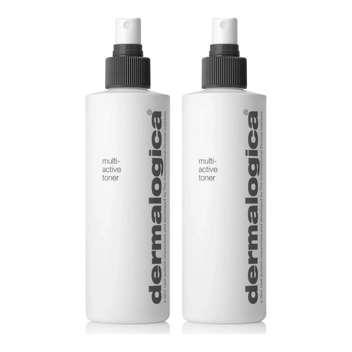 Dermalogica Multi-Active Toner Duo fugtgivende ansigtsspray i to hvide flasker med sorte sprayhoveder