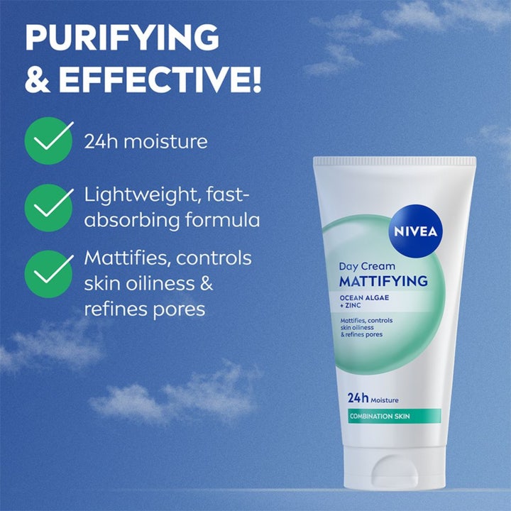 NIVEA Mattifying Day Cream 50 ml matthedsgivende dagcreme med havsalger og zink i en hvid tube mod blå himmel