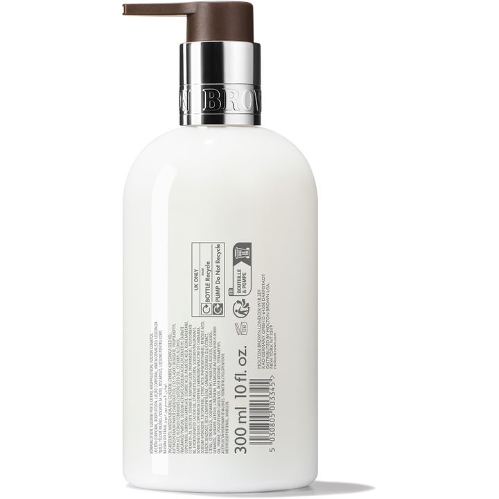 Molton Brown Rose Dunes Body Lotion 300 ml fugtgivende bodylotion hvid flaske set bagfra med brun pumpe og ingrediensliste