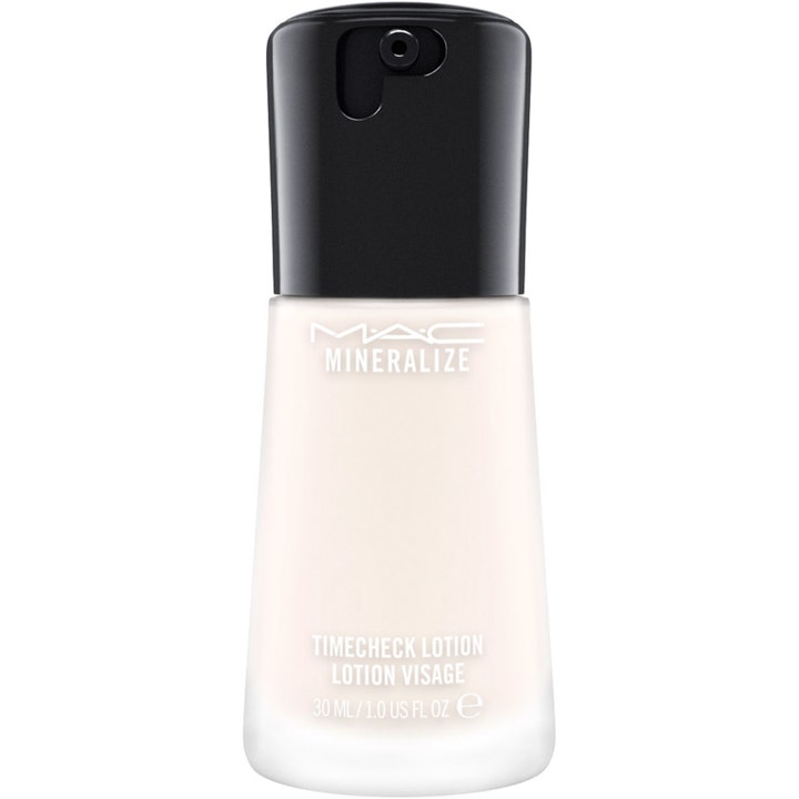MAC Mineralize Timecheck Lotion 30 ml udglattende ansigtslotion i en frostet flaske med sort pumpe.