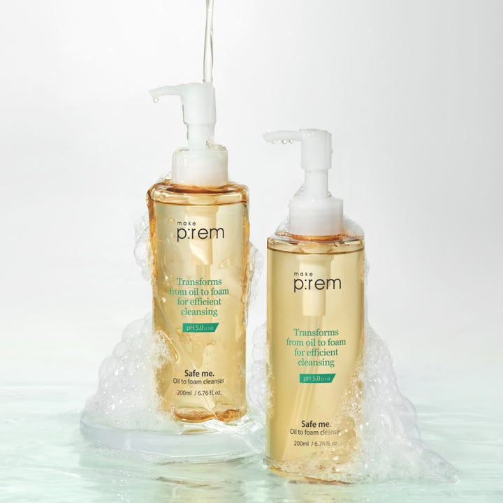 Make Prem Safe Me Oil To Foam Cleanser 200 ml ansigtsrens i pumpeflasker med gylden olie og hvidt luftigt skum
