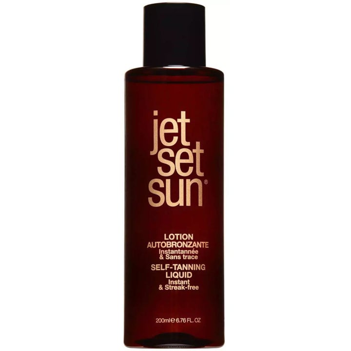 Jet Set Sun Self-Tanning Liquid 200ml giver øjeblikkelig glød i en mørkebrun gennemsigtig flaske med sort låg.