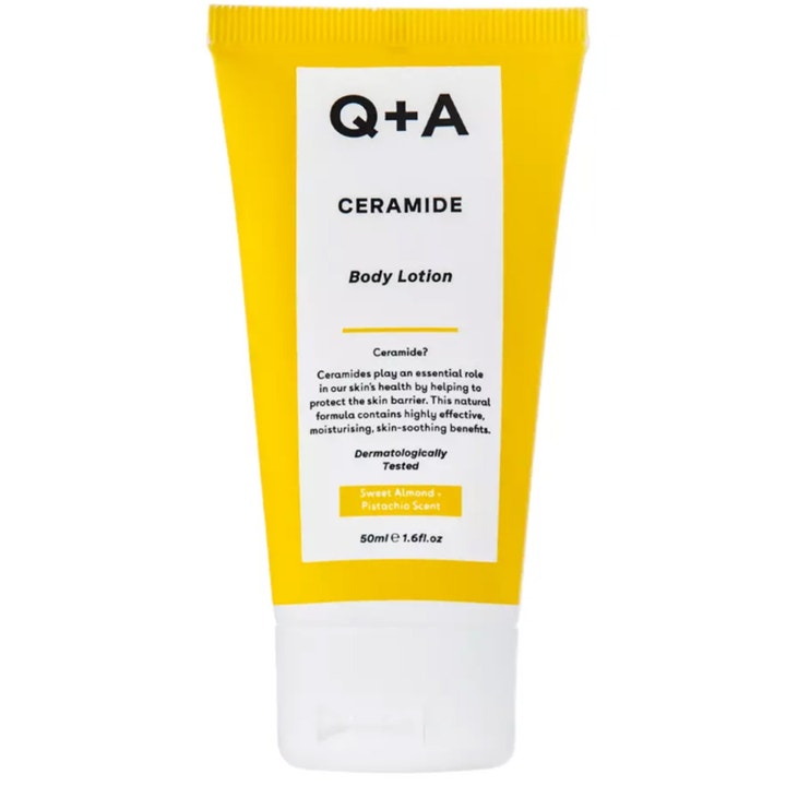 Q+A Ceramide Body Lotion 50ml fugtgivende kropspleje i gul tube med hvidt låg der giver en stærk hudbarriere