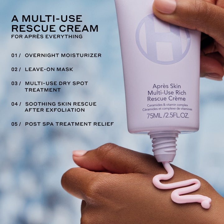 Ole Henriksen Strength Aprés-Skin 75 ml fugtgivende creme med ceramider påføres huden som en tyk lyserød tekstur.