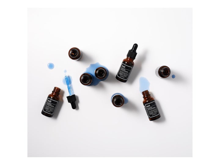 Klairs Midnight Blue Youth Activating Drop 20 ml anti-aging serum med blå dråber og brune glasflasker
