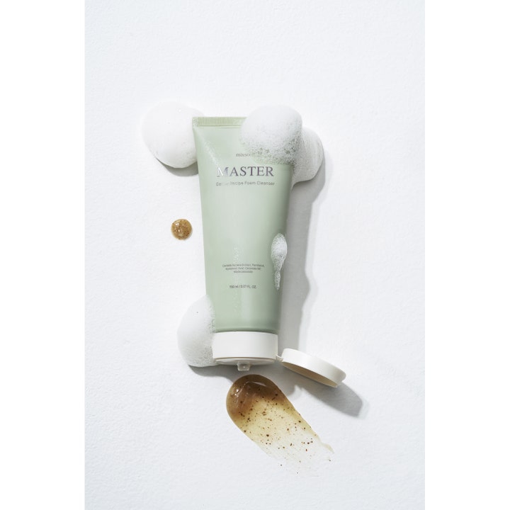 Mixsoon Master Gentle Recipe Foam Cleanser 150 ml renseskum i lysegrøn tube med hvidt skum og geltekstur