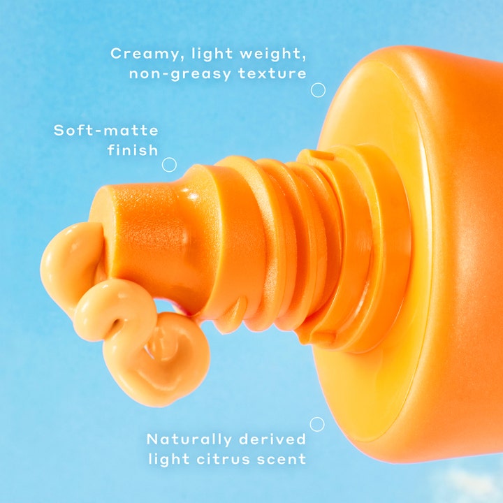 Ole Henriksen Truth Banana Bright Mineral Sunscreen SPF30 50 ml solcreme med cremet lysegul tekstur og mat finish