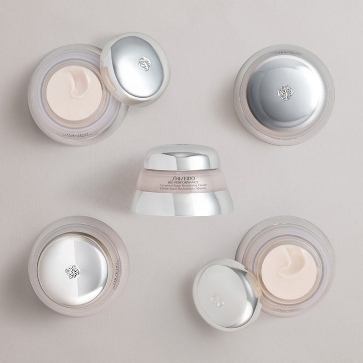 Shiseido Bio-Performance Advanced Super Revitalizing Cream 50 ml revitaliserende dagcreme i sølvfarvede krukker