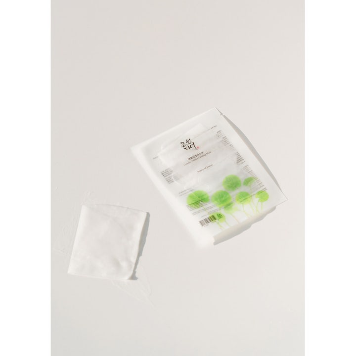 Beauty of Joseon Centella Asiatica Calming Mask 1 stk beroligende sheet mask med hvid maske ved siden af