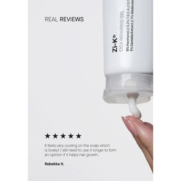 Niche Beauty Lab Transparent Lab Zi-K Cica Repairing Gel 100 ml i hvid tube der trykker creme ud på en finger.