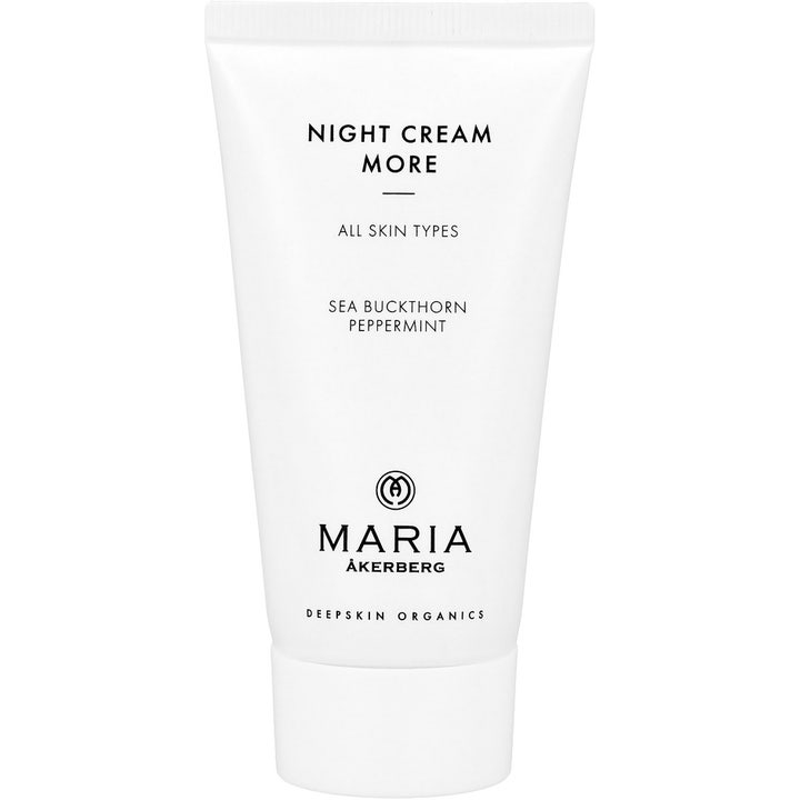 Maria Åkerberg Night Cream More fugtgivende natcreme i hvid tube med havtorn og pebermynte der giver huden glød