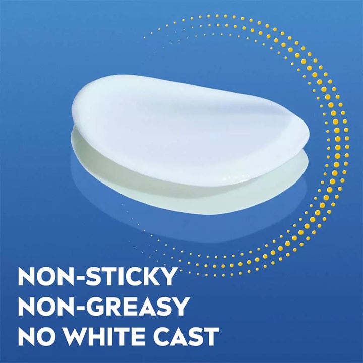 NIVEA Q10 Anti-Wrinkle Expert Daily UV Fluid 40 ml dagcreme med let hvid tekstur der er non-sticky og uden white cast