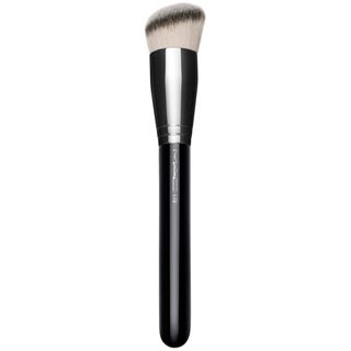 MAC Cosmetics 170 Synthetic Rounded Slant Brush