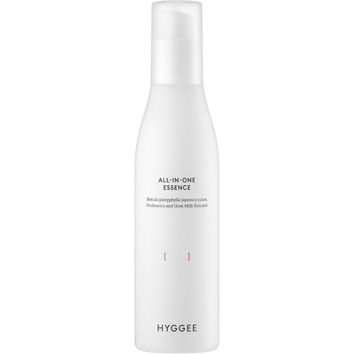 HYGGEE All-In-One Essence fugtgivende ansigtspleje med probiotika i hvid minimalistisk flaske med pumpe og klart låg