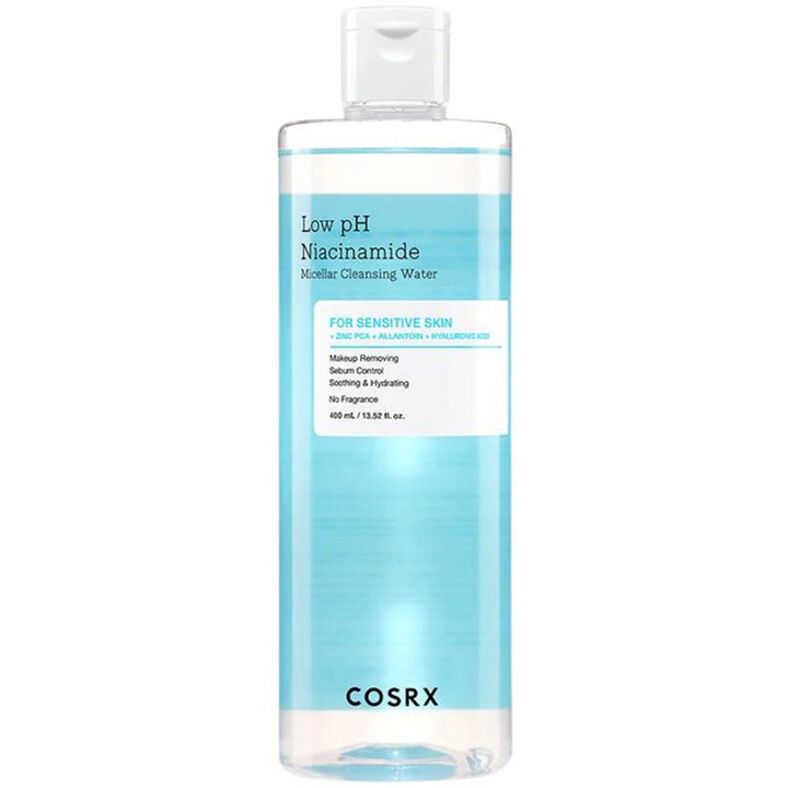 COSRX Low pH Niacinamide Micellar Cleansing Water 400 ml beroligende ansigtsrens i klar plastflaske med hvidt vippelåg