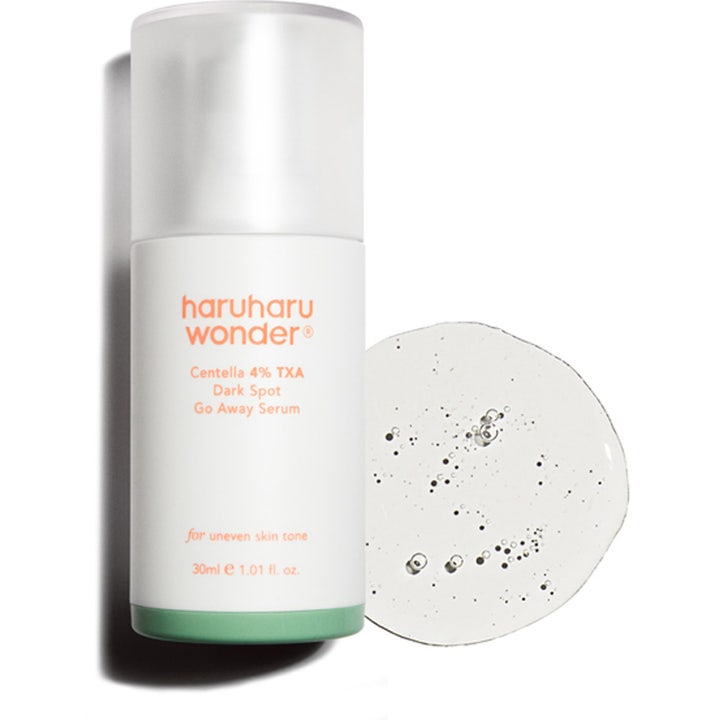 haruharu wonder Centella 4% TXA Dark Spot Go Away Serum 30 ml mod pigmentpletter i hvid flaske med klar gel-tekstur