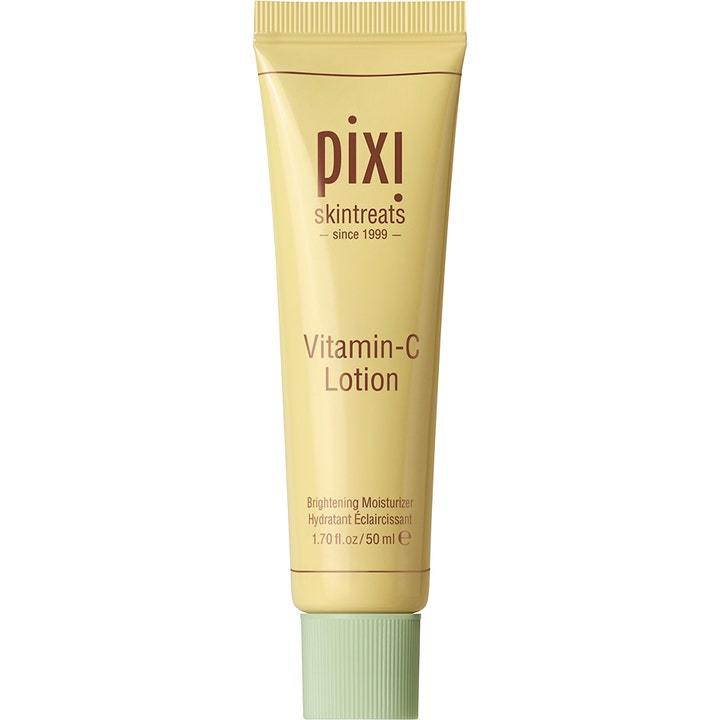 Pixi Vitamin-C Lotion 50 ml lysnende ansigtscreme i gul tube med lysegrønt låg der giver huden glød