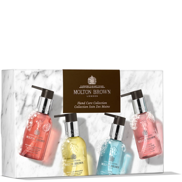 Molton Brown Hand Quad 400 ml hudplejesæt med fire farverige håndsæber i en elegant hvid marmormønstret gaveæske