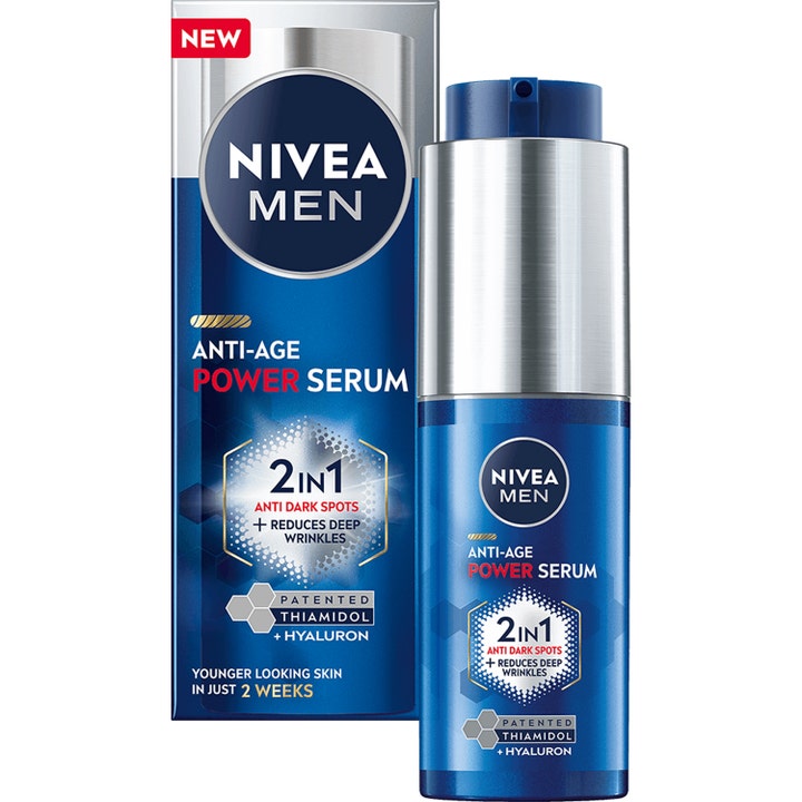 Nivea Men Anti-Age Power Serum mod pigmentpletter og dybe rynker i en blå flaske med sølvfarvet pumpe og æske